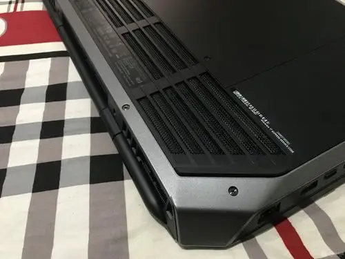 戴尔alienware/外星人 17 r3 17英寸大屏,六代i7 6700hq处理器