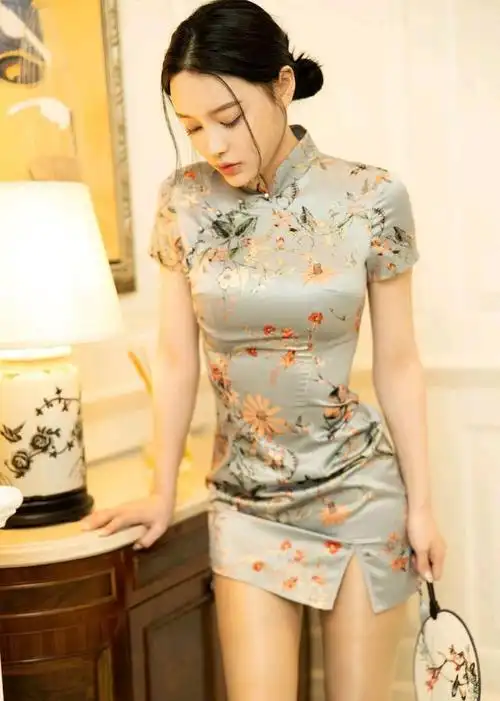 身材微胖穿旗袍才好看,衣服撑得起来,突出身体曲线