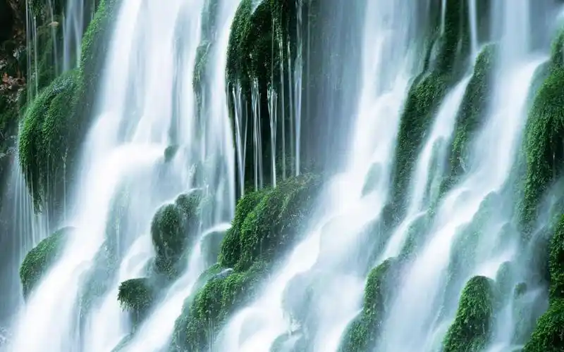 激流瀑布好看图片_瀑布的唯美景观_风景壁纸_深港精品库