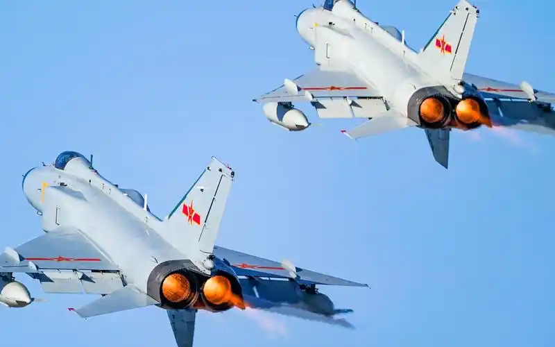 海航歼8战机连续升空演练突防突击_哔哩哔哩 (゜-゜)つロ 干杯~-bili