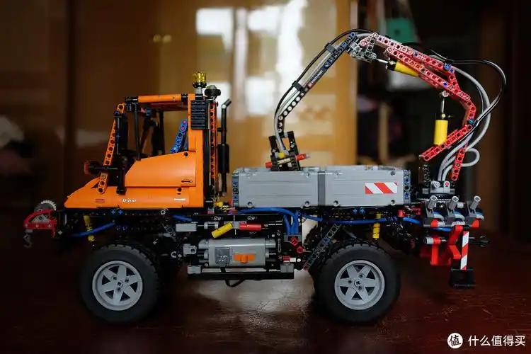 lego 乐高 8110 科技旗舰 —— 奔驰乌尼莫克