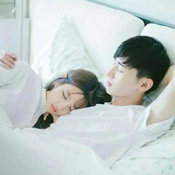 清新唯美的情侣qq皮肤