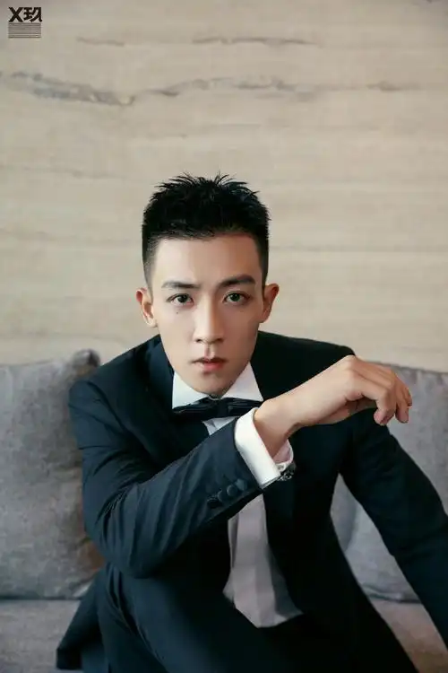 谷嘉诚只要塔的穿西服就能帅翻一条厦门街金鸡奖星辰大海演员计划