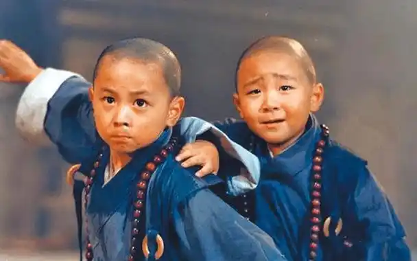 想必不少八零九零后都看过电影《笑林小子》《新乌龙院》,放到现在看