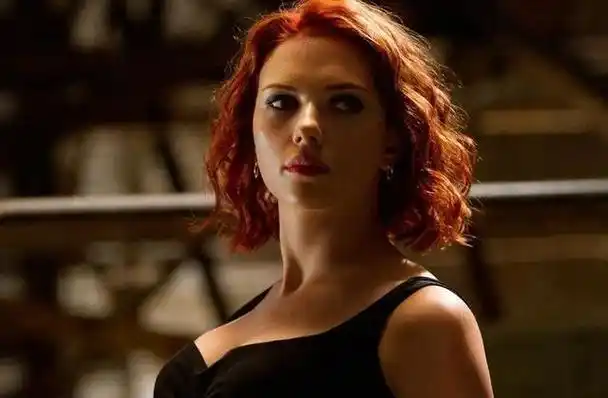 斯嘉丽约翰逊爱情电影全集(电影人物斯嘉丽)(13)