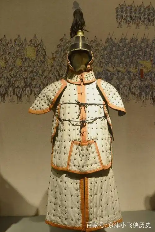 镶白旗校阅盔甲.这种盔甲是镶白旗军受阅时所穿,平时不可穿戴.