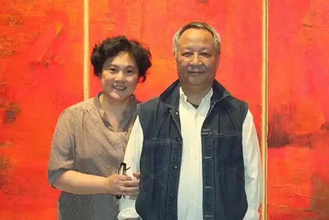 张芝华为爱放弃事业离婚后带儿子奋斗二婚嫁画家被宠成公主