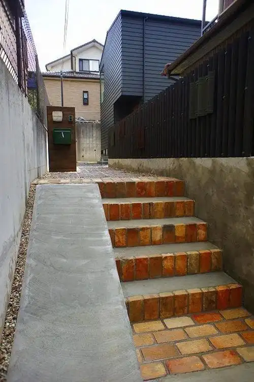 早知道先看日本入户门再盖农村自建房台阶旁砌个斜坡好实用