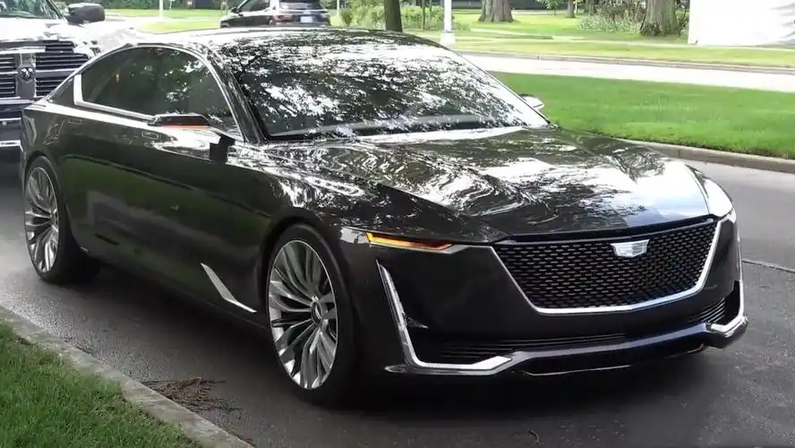 标配42tt10at比宝马7还大一圈凯迪拉克ct8亮相剑指迈巴赫