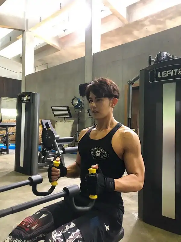 健身博主汪东城上线小麦肤色荷尔蒙爆棚