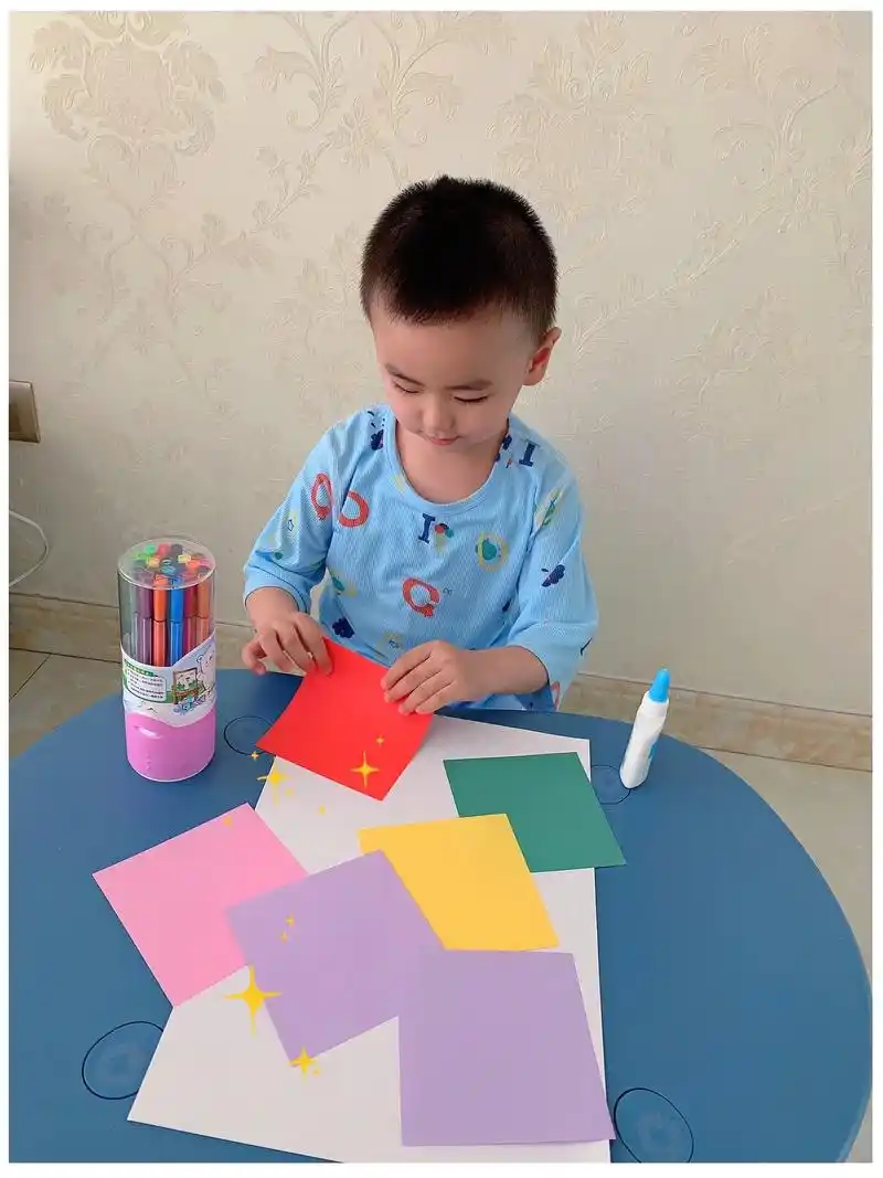 小班手工折纸画雨中小伞