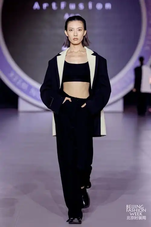 秀场| 北京时装周artfusion ace"艺术与生命力"发布会于王府井步行街