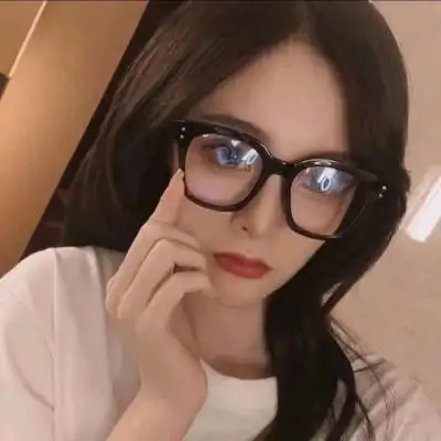时尚潮流戴眼镜女生头像清新头像戴眼镜的女生图片