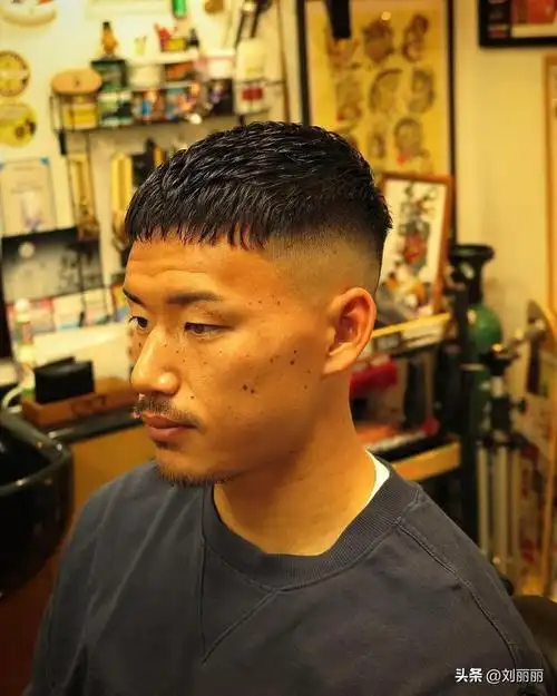 男短发发型图片,2023男士发型别乱剪,要剪就剪这15款,帅到停不下来
