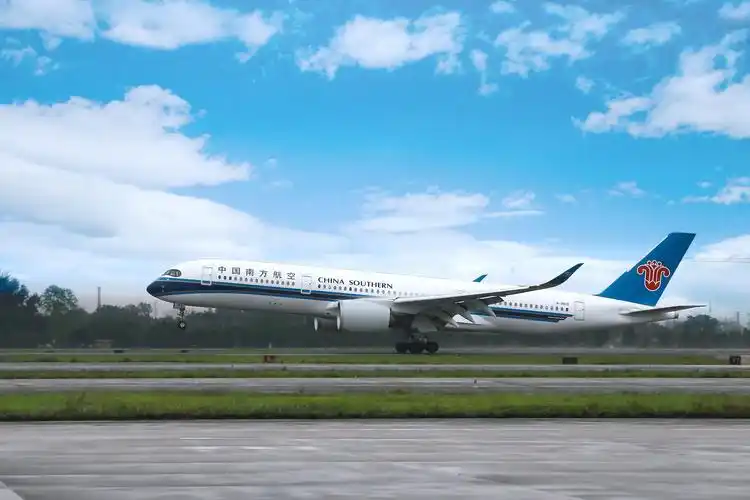 拓展合作网络 南航与肯尼亚航签署联运协议