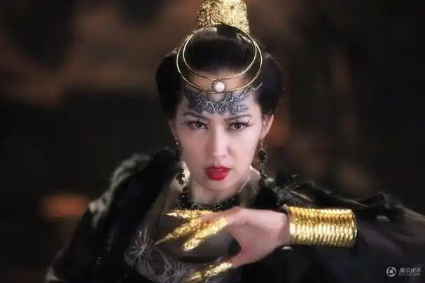 保姆逆袭到名模,30岁被老外骗财骗色达4亿,43岁嫁入10亿豪门