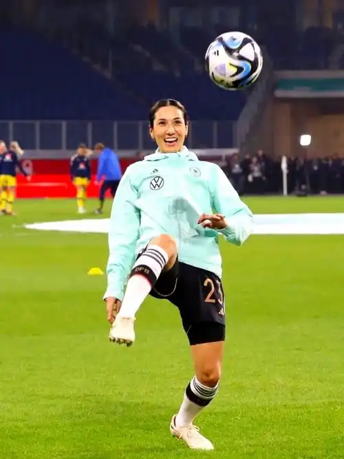 德国女足赛前热身