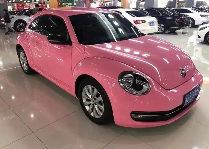 坐标郑州大众甲壳虫13年6月份上牌14tsi时尚型粉红色巨萌外表代步出行