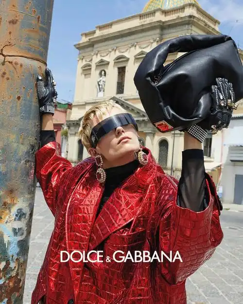 92通过知名摄影师尤尔根·泰勒(juergen teller)的镜头,沉浸感受