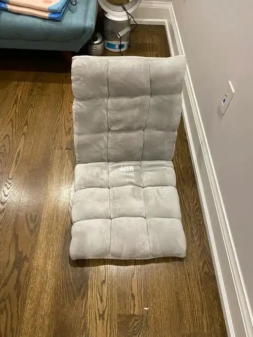 多伦多出闲置折叠榻榻米躺椅sold