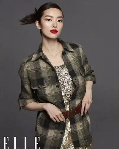 超模孙菲菲晒儿子满月照宣布产子喜讯晋升超模辣妈