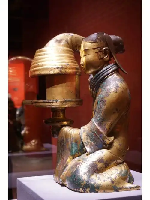 汉长信宫灯古代中国的神秘与美丽16