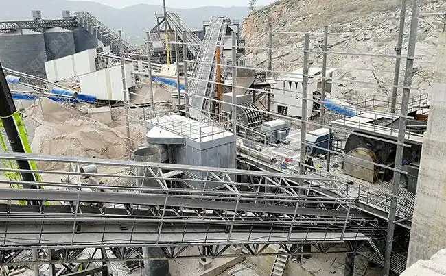河南登封市玉皇采石场时产700吨石料厂生产线