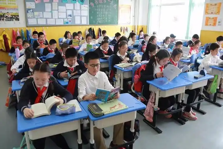 世界读书日人大附小第二届绘本节暨附小文学社成立