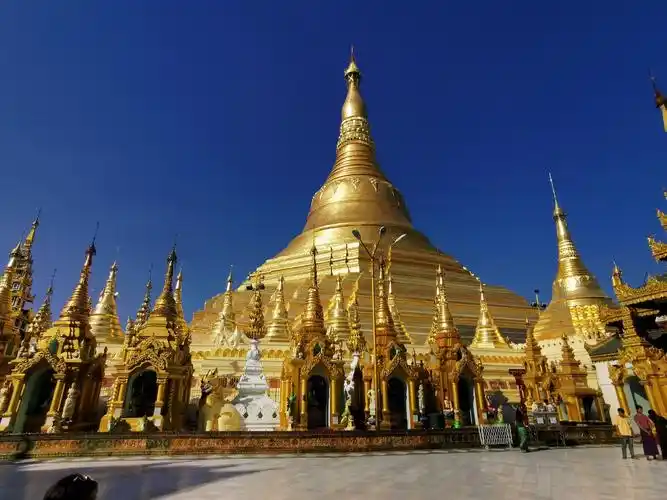 其它 再游缅甸之仰光(二) 写美篇闻名于世的缅甸仰光大金塔又称"瑞光