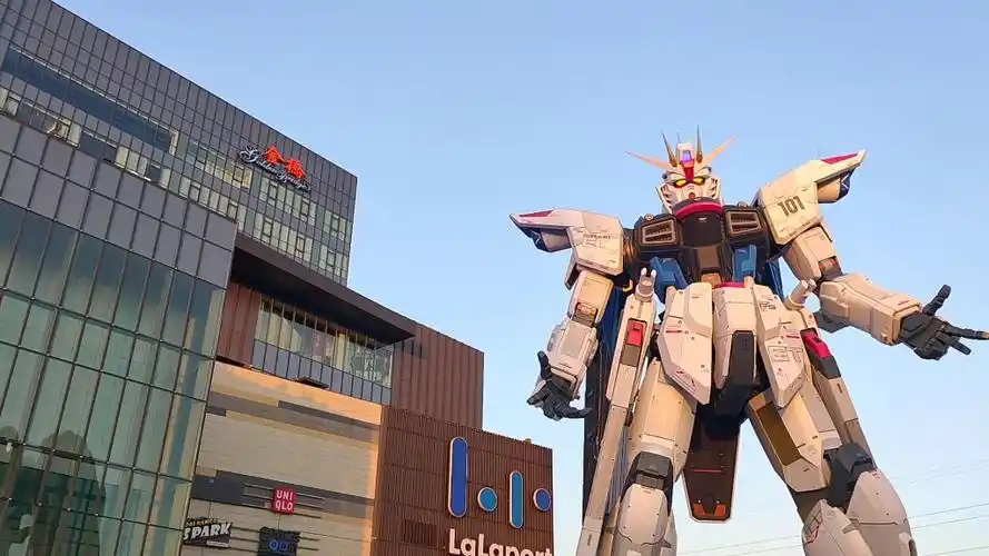 上海金桥高达基地,仰望et101号机