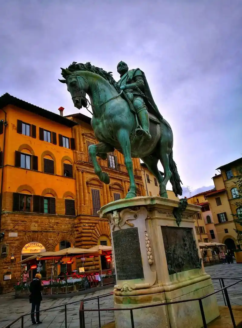 意大利,佛罗伦萨是极为著名的世界艺术之都,欧洲文化中心,欧洲 - 抖音