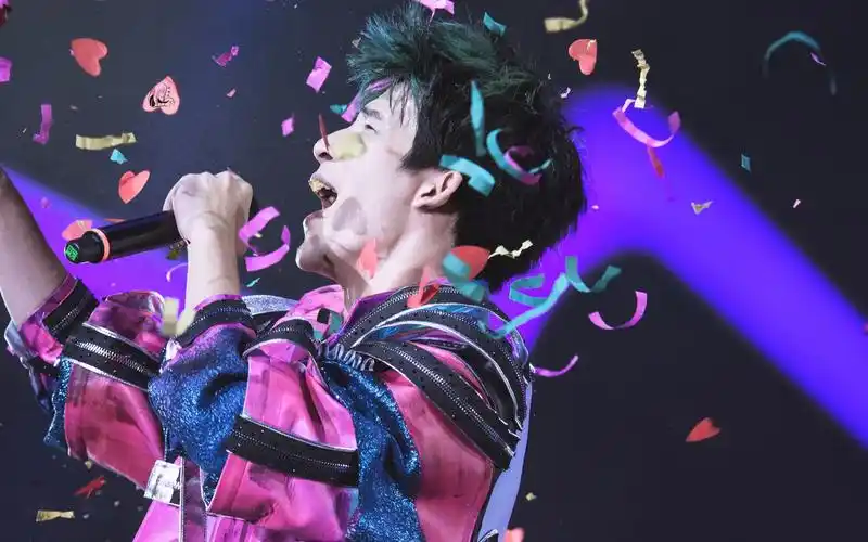 【大张伟】【舔颜向】2017上半年综艺唱歌画面小合集_哔哩哔哩_bili