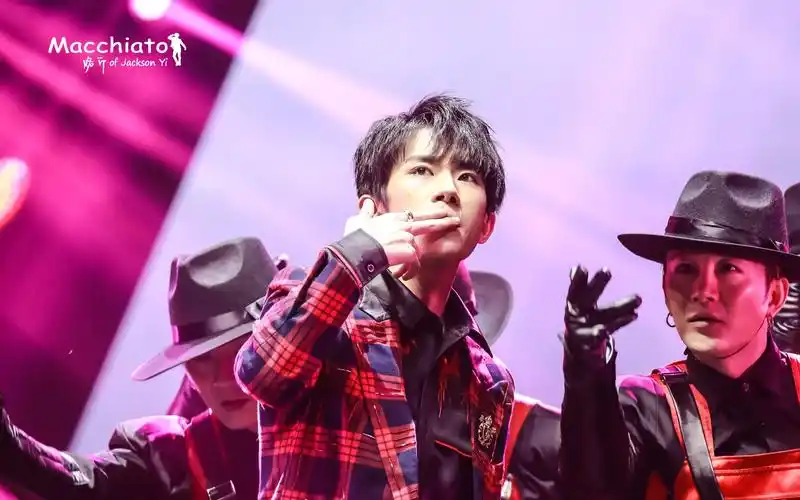 20170813四周年演唱会-易烊千玺舞蹈solo