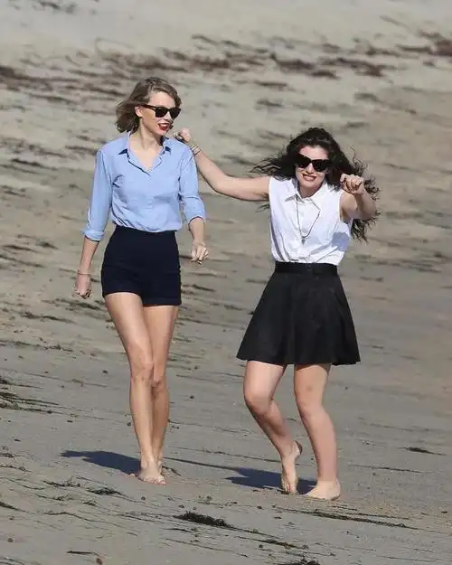 纹身蓄须强迫症,还是霉霉的铁粉,这个85后小伙成了一国总统|泰勒·