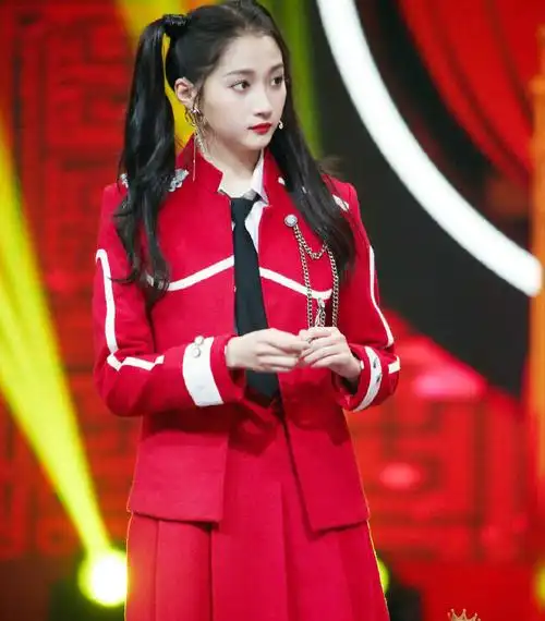 原创王牌对王牌5定档关晓彤的一处造型很多女孩羡慕不来