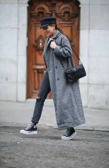 高帮鞋配什么裤子(高帮板鞋搭配什么裤子好看女)_环球信息网