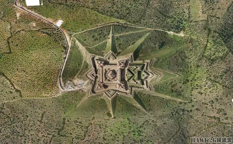 解读:古老的棱堡设计图纸 华丽"堡垒之星"如何发挥恐怖杀伤力