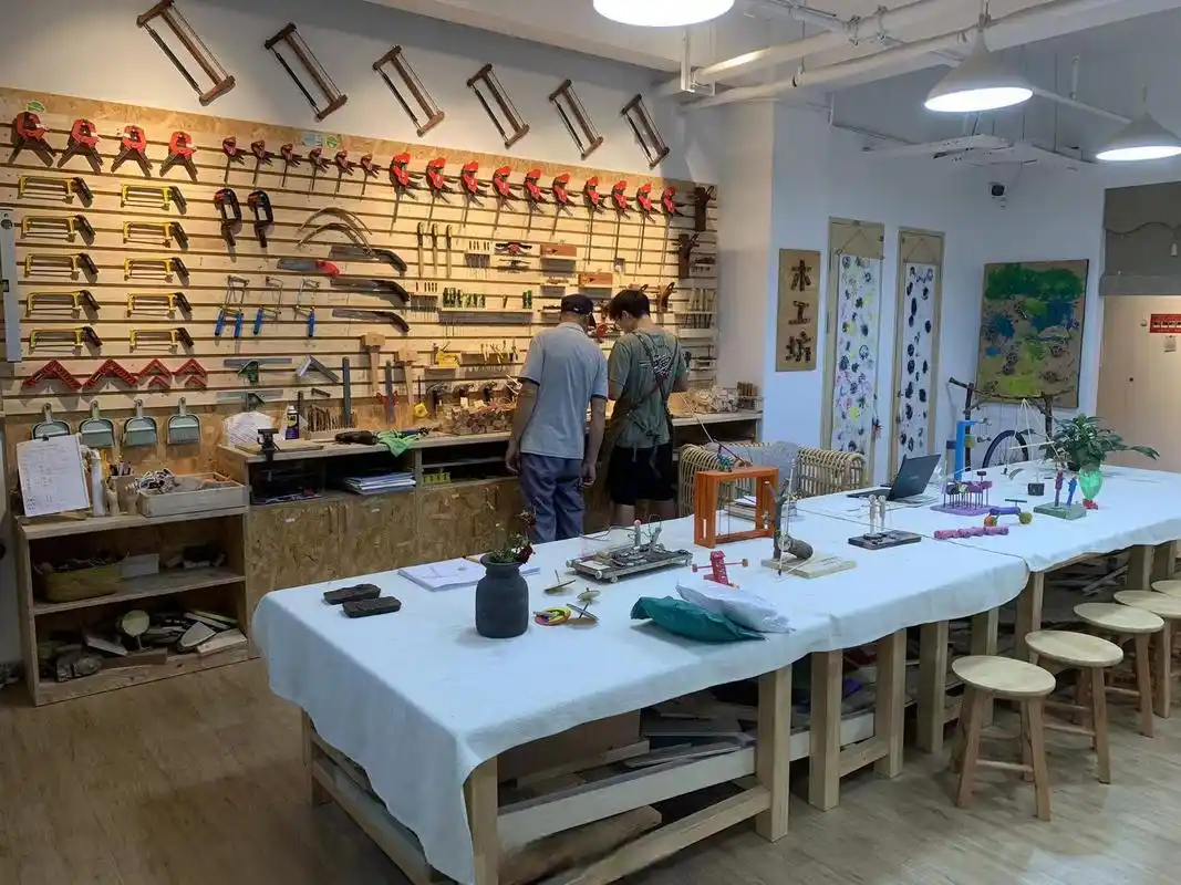 同事的儿子要上托班了,然后人家的木工教室.所以我能去上托班吗?