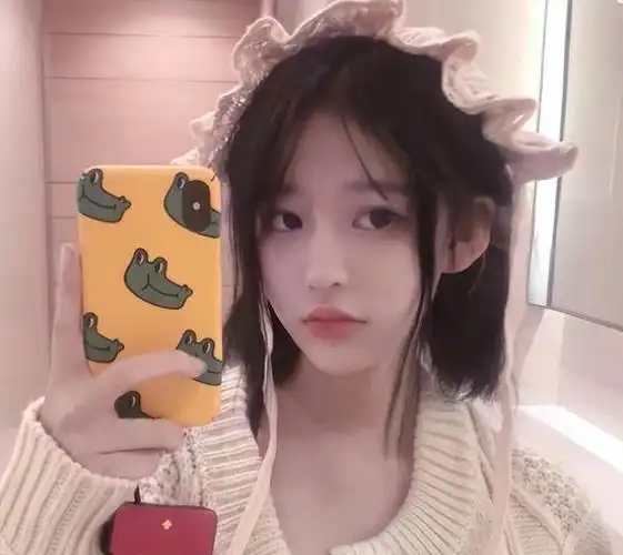 初中女生自认为的好看行为,两条鲶鱼须不算啥,第三个让人难理解