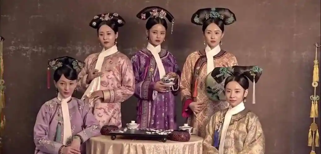 如懿传罕见照片流出,竟存在历史痕迹?她们的站位也暗藏玄机