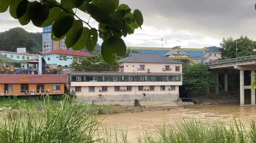 疫情发生后八个月了第一次来到中缅口岸依然冷冷清清的