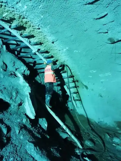 园宝山隧道排险施工进展情况