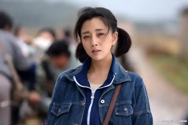 殷桃嘴上的痣面相上好不好?嘴上的痣代表什么可以去掉吗_生活_热文推