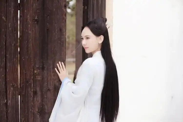 孙骁骁新版白蛇传古装剧照高清图片