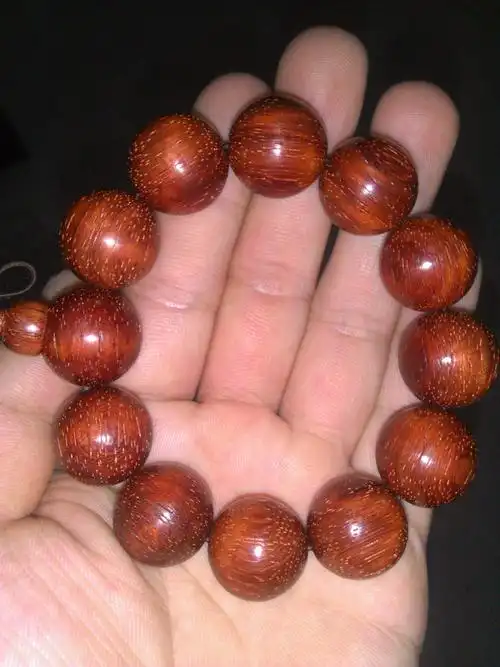 这串红木手串大概多少钱