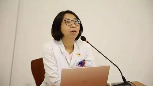 张莹副主任医师为大家讲解"镇痛药物常见不良反应"