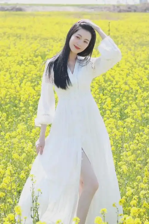 春夏白色连衣裙穿搭显白又显高