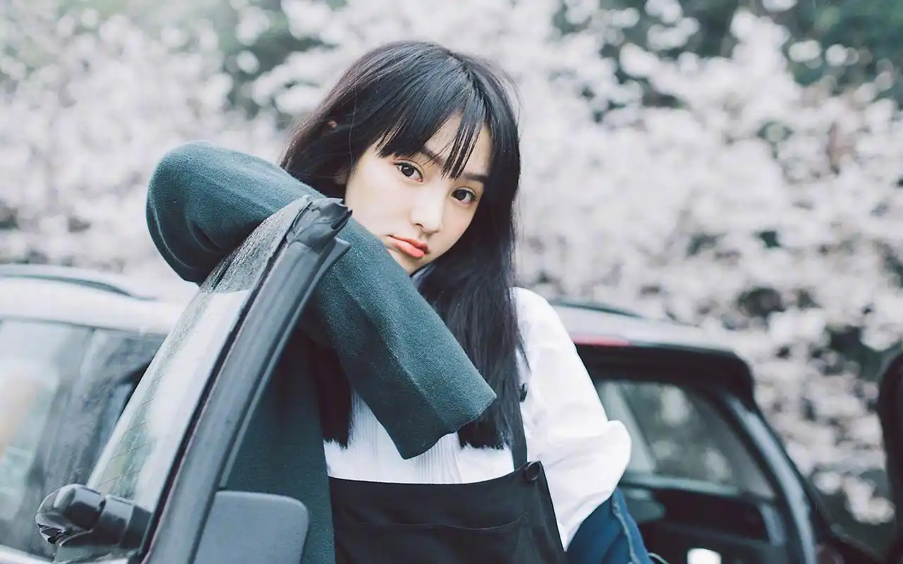 武大校花黄灿灿小清新唯美高清壁纸