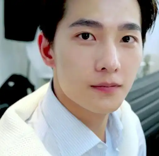 杨洋卧蚕卧蚕好看哭