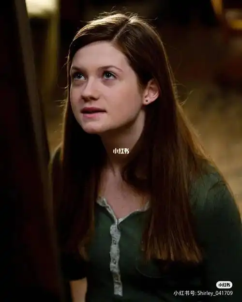 德拉库尔芙蓉的颜值在原著中也是很高的,还是扮演者颜值普通,才没有